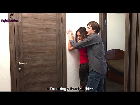 ❤️ Sexy Realtor sensually jerks his pussy and fucks while selling his apartment - Krempai ❌ معياري فحش